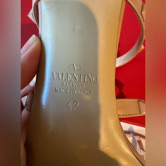 Valentino Garavani Women's Nude/Pink Tonal Rockstud Sandal Block Heels - Picture 11 of 17